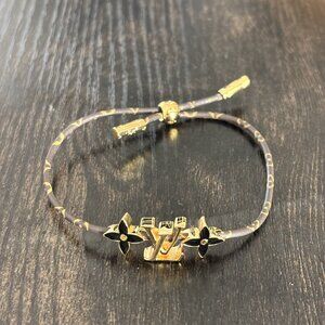 Elegant Gold and Black Women's Bracelet